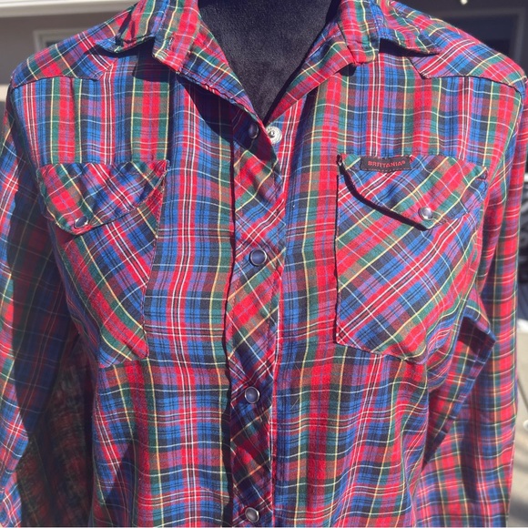 Women's Western Plaid Button Down Shirt - Red and Blue - Picture 5 of 17
